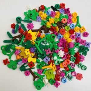 LEGO Plants Fun Pack Mixed Flowers and Leaves arrangement.